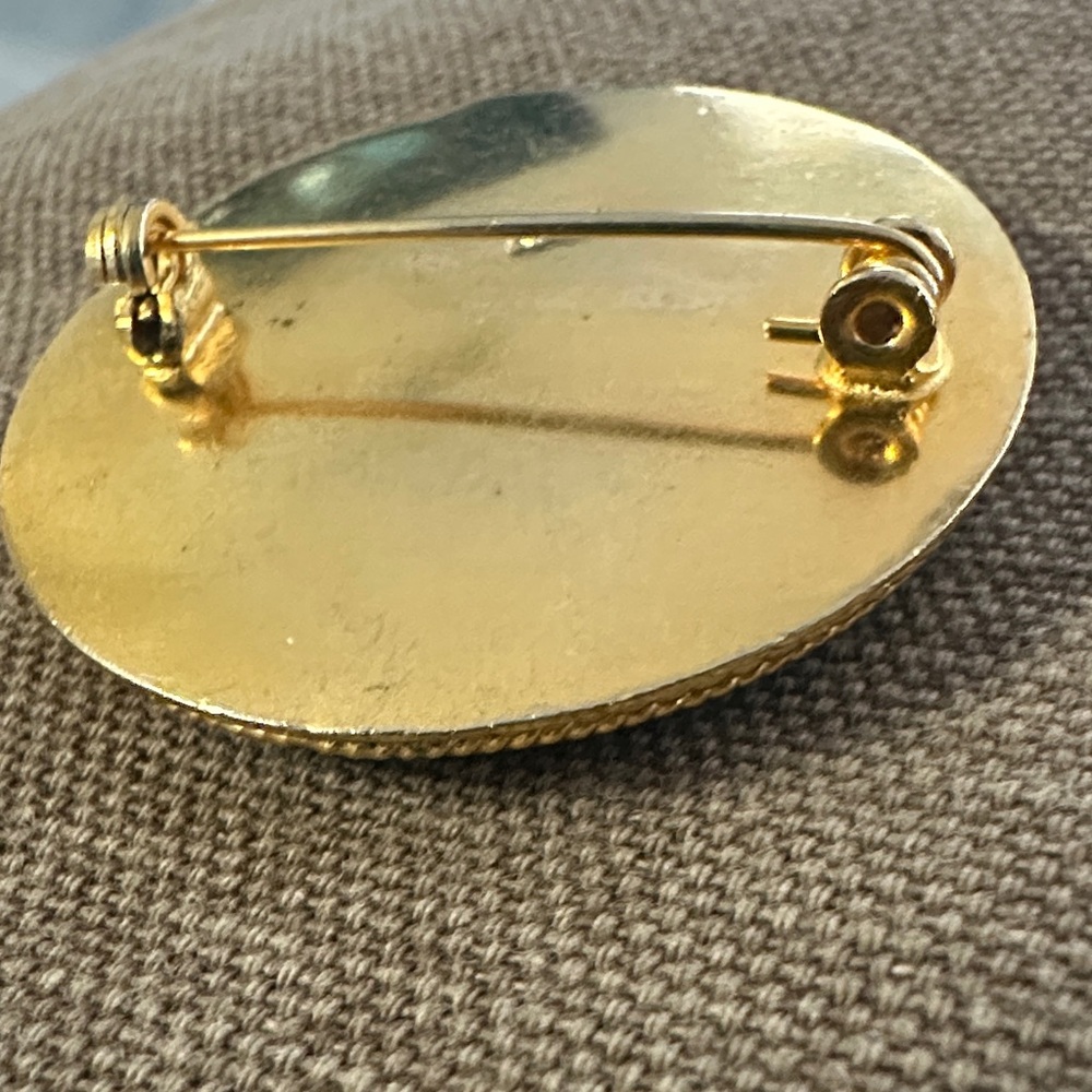 Vintage Floral Micro Mosaic Brooch with Gold Accents - Picture 3 of 4